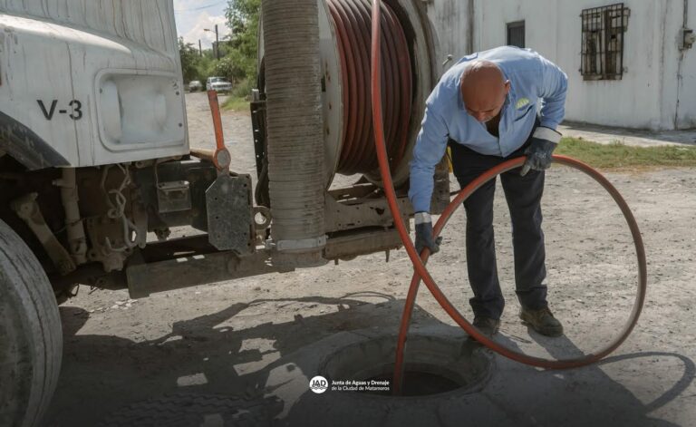 Gobierno de Beto Granados efectúa limpieza en alcantarillas de la colonia San Fernando