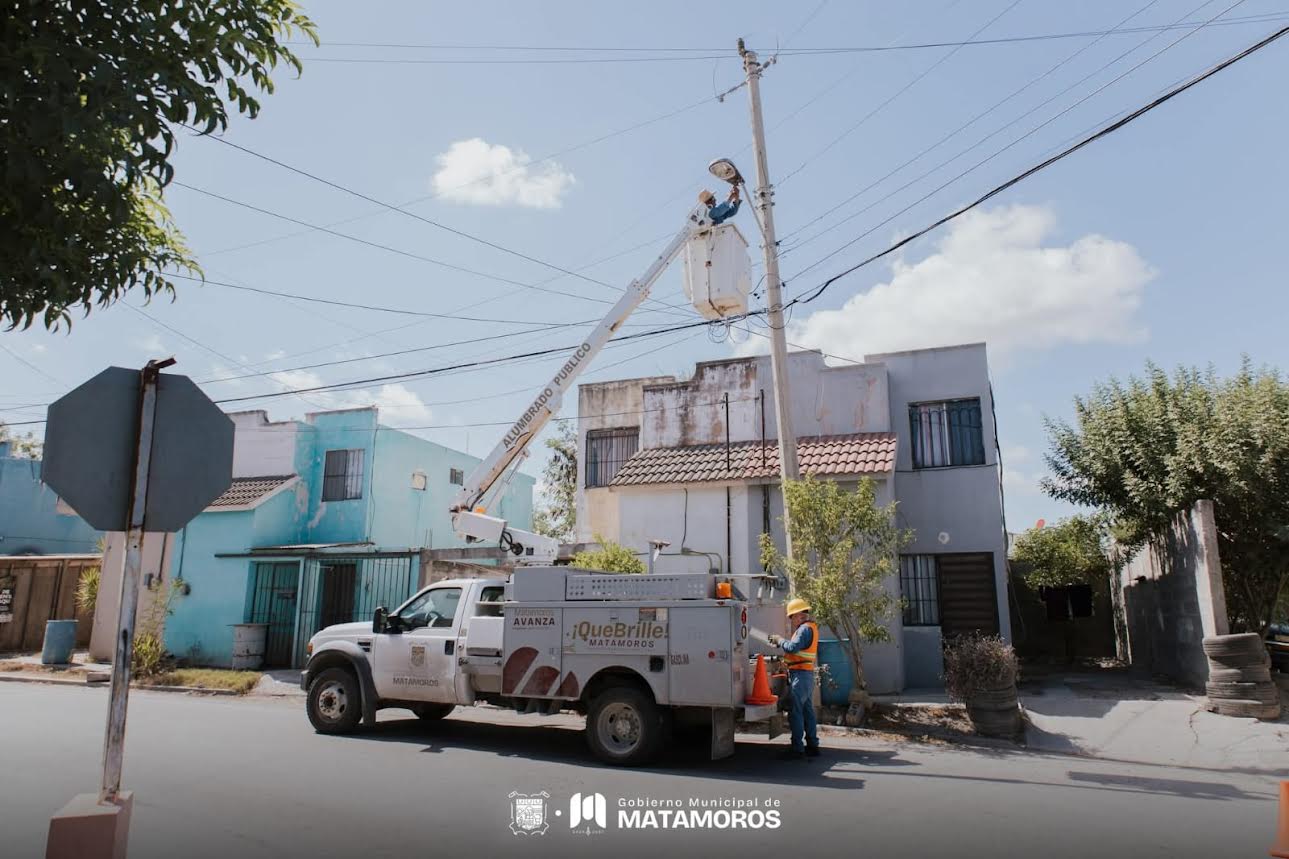 Gobierno de Beto Granados refuerza mantenimiento de luminarias en diversas colonias