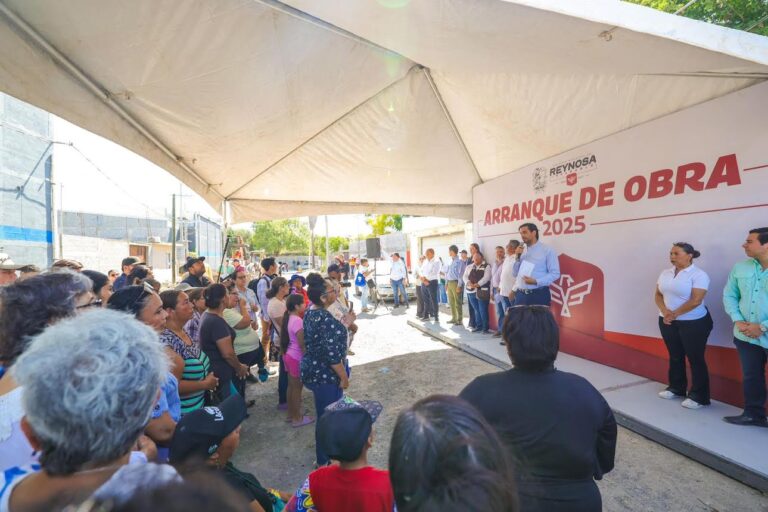 Da Alcalde Carlos Peña Ortiz arranque a obra de pavimentación